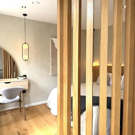 No7 * Leeds (West Yorkshire)